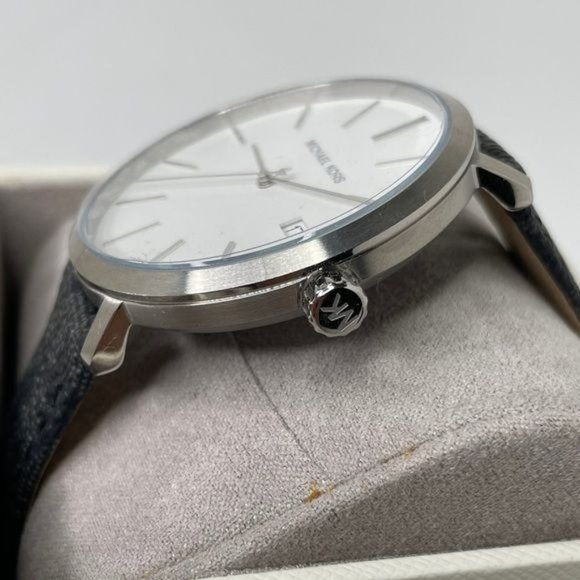 Michael Kors Blake Three-Hand Black Leather watch MK8763‎ - Picture 2 of 4